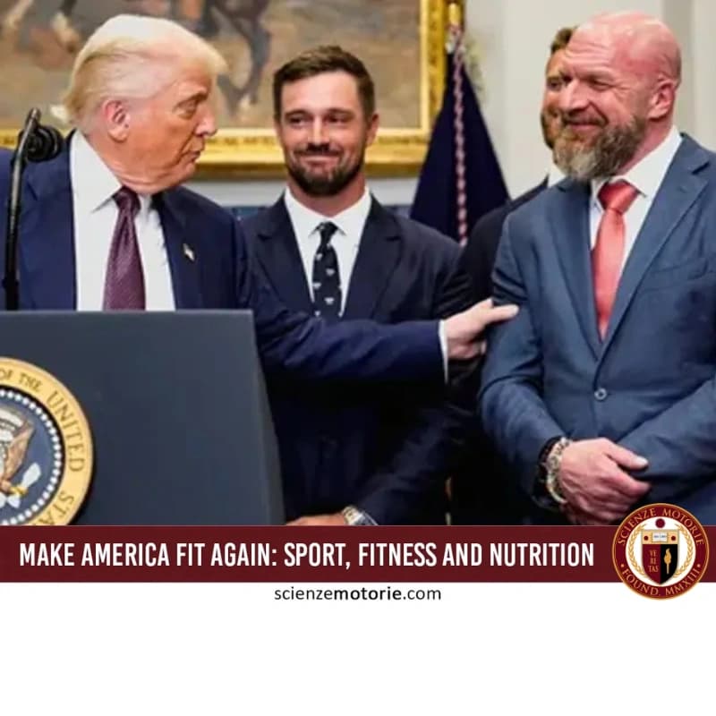 Conferenza ufficiale con Donald Trump e titolo “Make America Fit Again: Sport, Fitness and Nutrition”, logo Scienze Motorie in basso a destra.