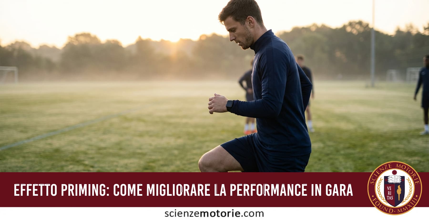 Atleta durante allenamento mattutino su campo da calcio per migliorare la performance sportiva
