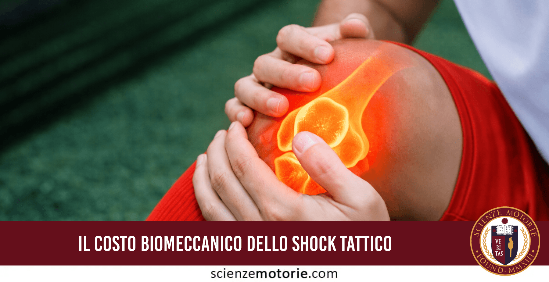 Atleta che tiene il ginocchio infortunato con overlay a raggi X che mostra la rotula e l’articolazione del ginocchio.