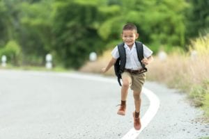 Postura: lo zaino dei bambini può creare grossi problemi