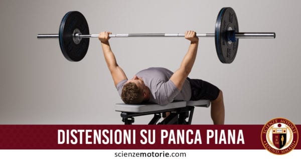 distensioni su panca piana